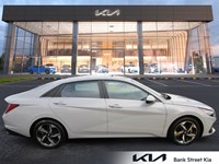 2023 Hyundai Elantra HEV Luxury DCT