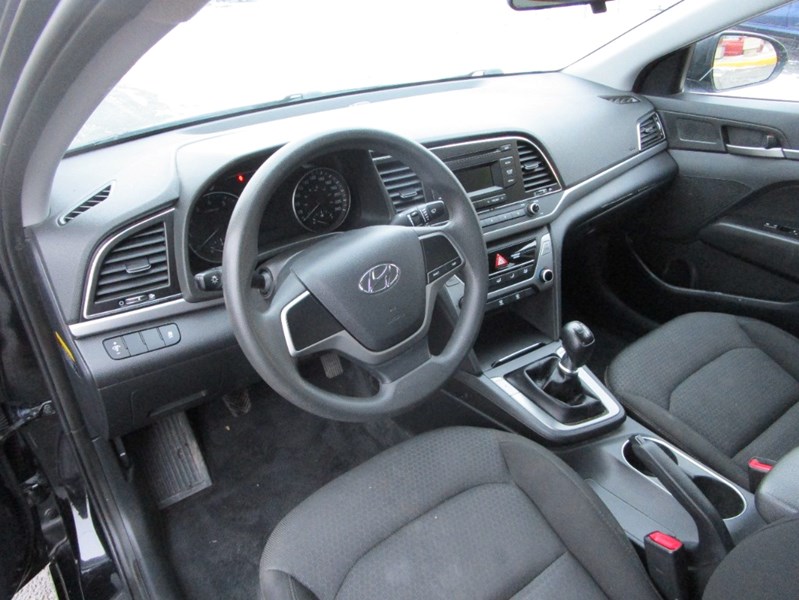 2017 Hyundai Elantra 4dr Sdn Man L