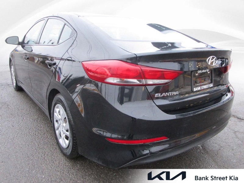 2017 Hyundai Elantra 4dr Sdn Man L