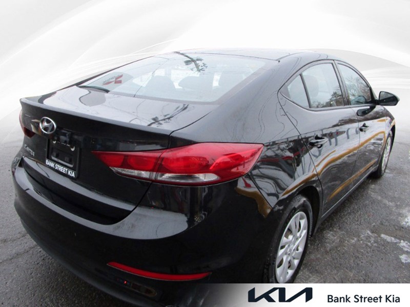 2017 Hyundai Elantra 4dr Sdn Man L