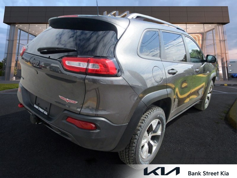 2017 Jeep Cherokee 4WD 4dr Trailhawk